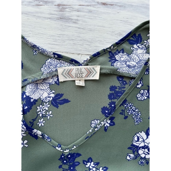 COPY - Sage, white, and blue floral blouse - Picture 7 of 7